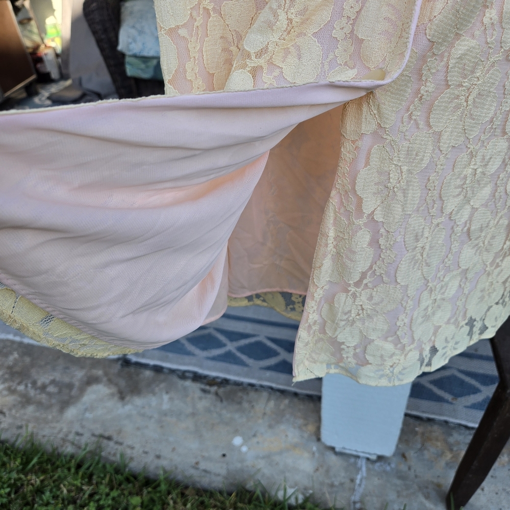 Vintage 50s-60s Lace Overlay Dressing Gown Robe M Housecoat Pink Peach - Picture 7 of 9